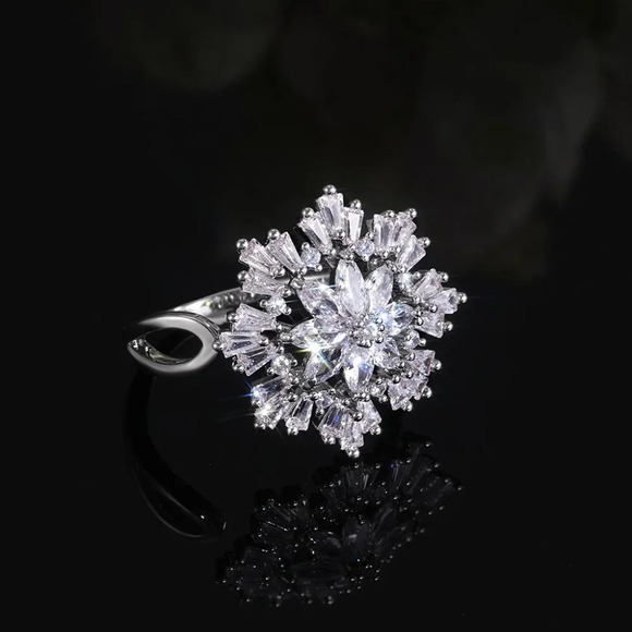 💞Sweet Snowflake Zircon Lovely Dainty Flower Rings For Women, MARR9046 - Picture 1 of 5